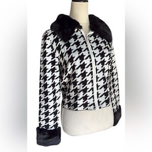 Black & white Retro Style Houndstooth zip Jacket with faux fur trim and collar